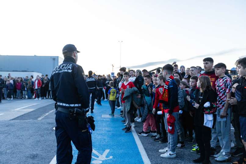 prihod portugalcev, mladi navijači