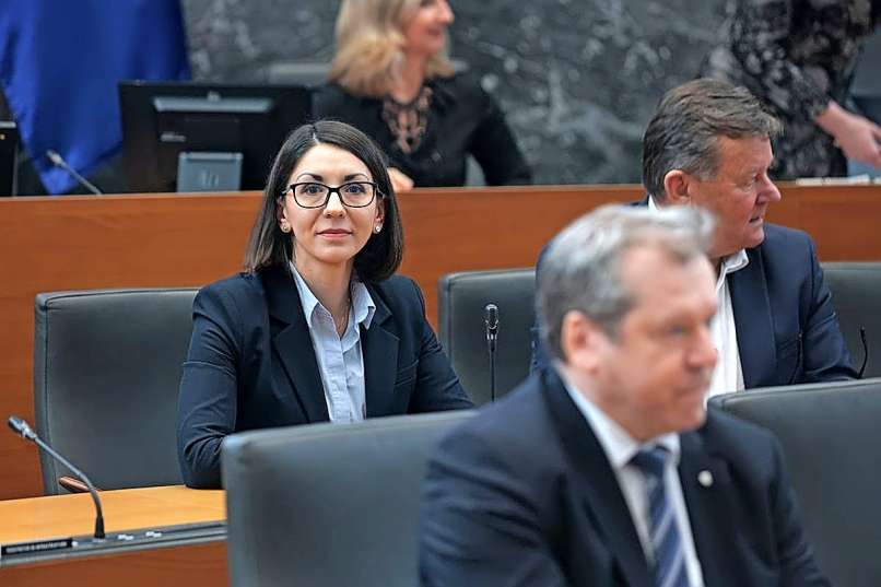 898259_033-emilija0