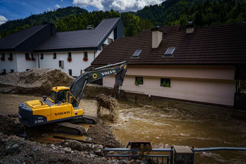 poplave, črna na koroškem