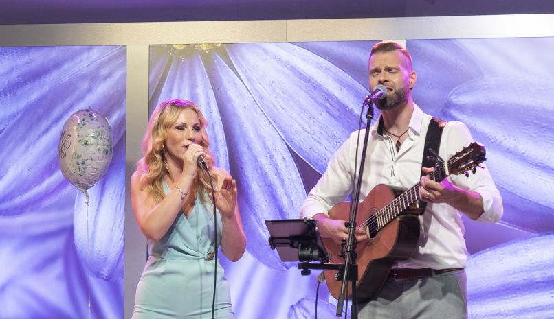 Jasmina Šmarčan Kališnik in Samo Kališnik sta bila strokovna žirija in glasbena gosta
