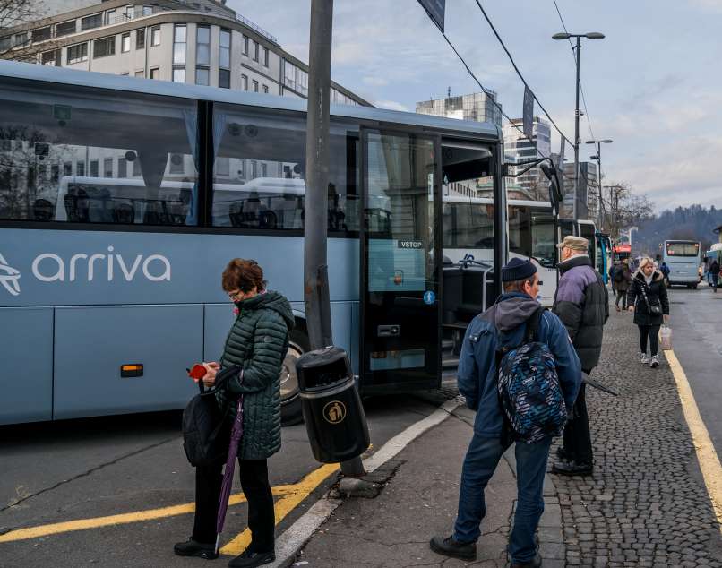 avtobus, postaja-ljubljana, potniki, javni-promet