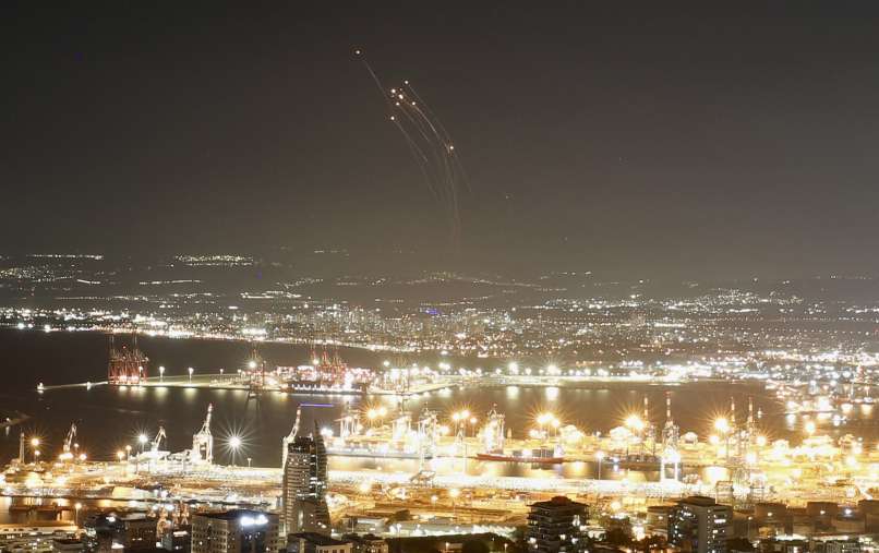 rockets-over-haifa