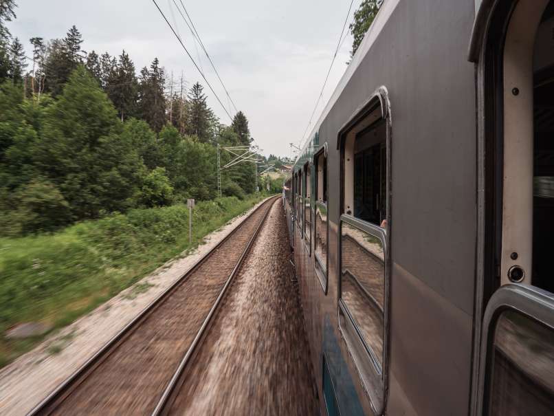 vlak, železnica, železniški tiri