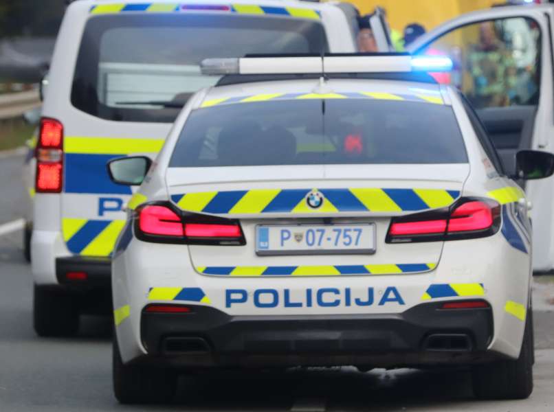 policija avto