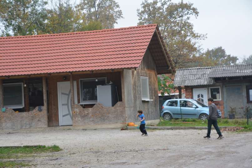 Romsko naselje, Krušče