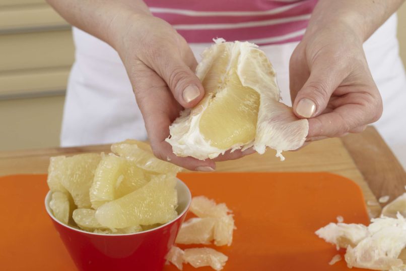 pomelo, lupljenje