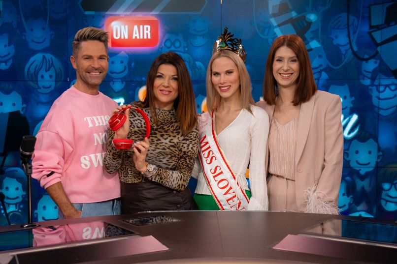 Sebastian, Jasna Kuljaj, Amadea Zupan in Eva Boto