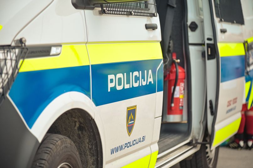 policija