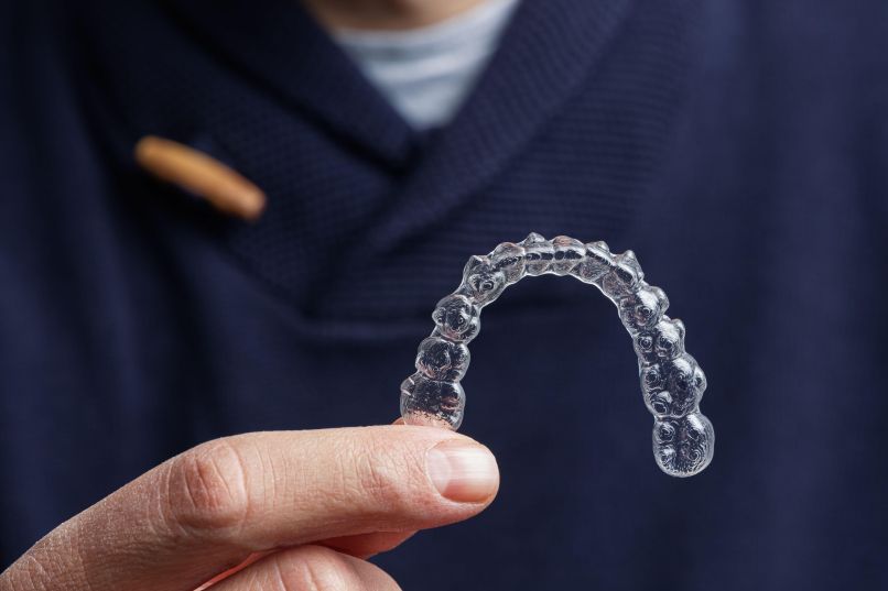 Invisalign, nevidni zobni aparat