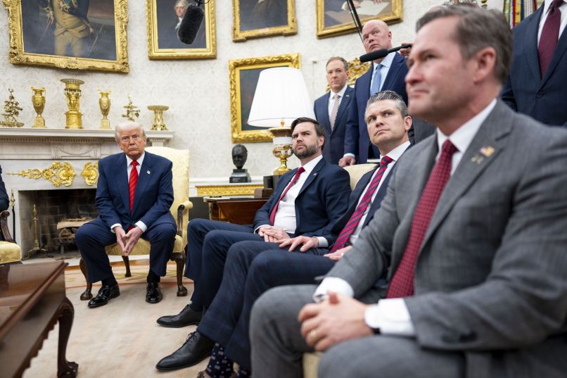 trump pisarna