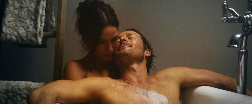 adria-arjona, Glen powell