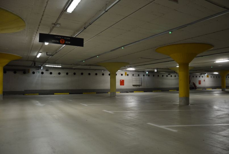 parkirišča, garažna-hiša, trg republike