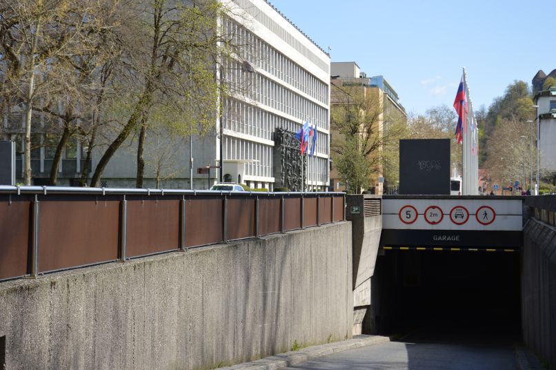 parkirišča, garažna-hiša, trg republike