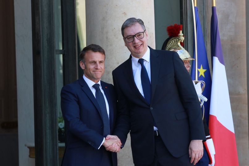 macron in vucic