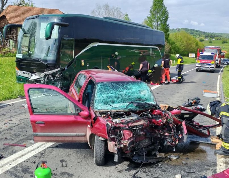 trk, avto, avtobus, ivančna gorica-šentvid