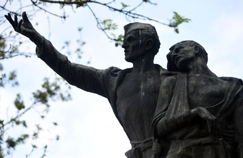 partizani, spomenik nob, dan upora proti okupatorju, osvobodilna fronta