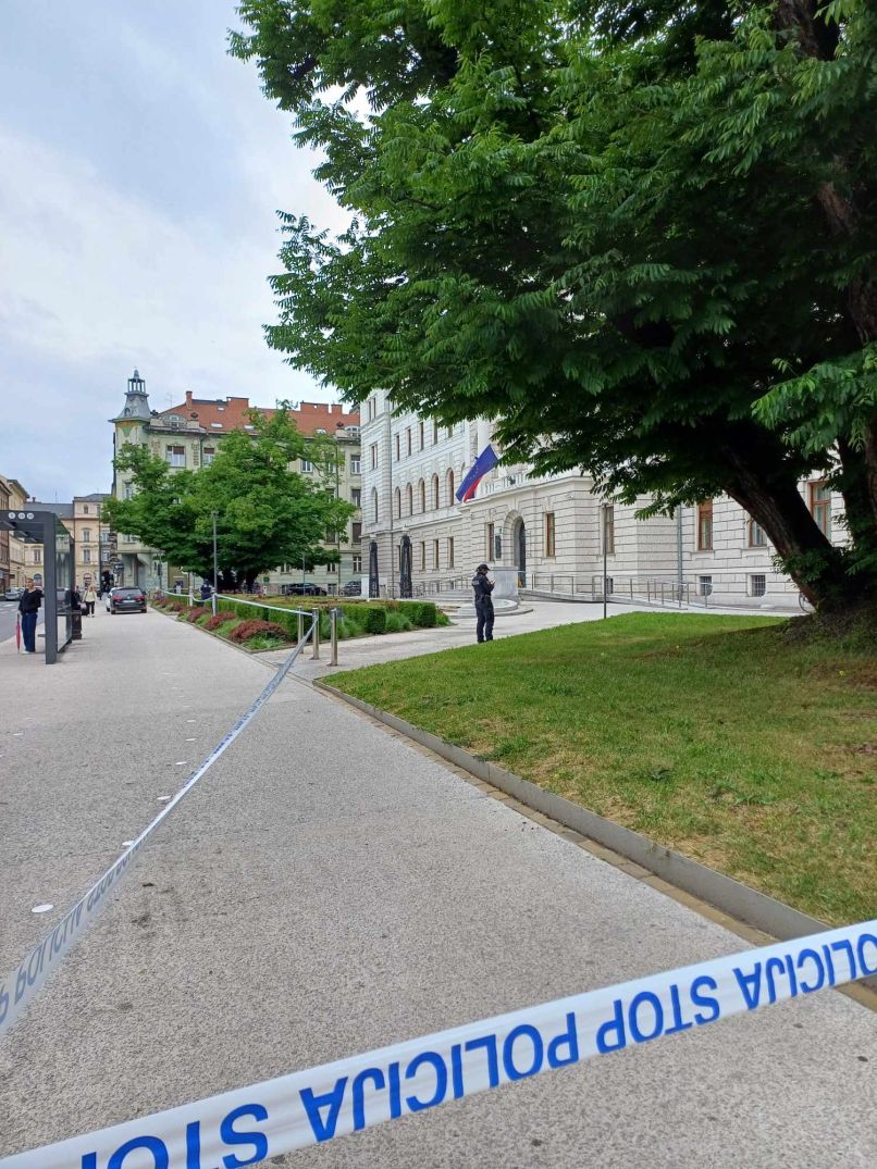 sodna stavba, vrhovno sodišče, tavčarjeva