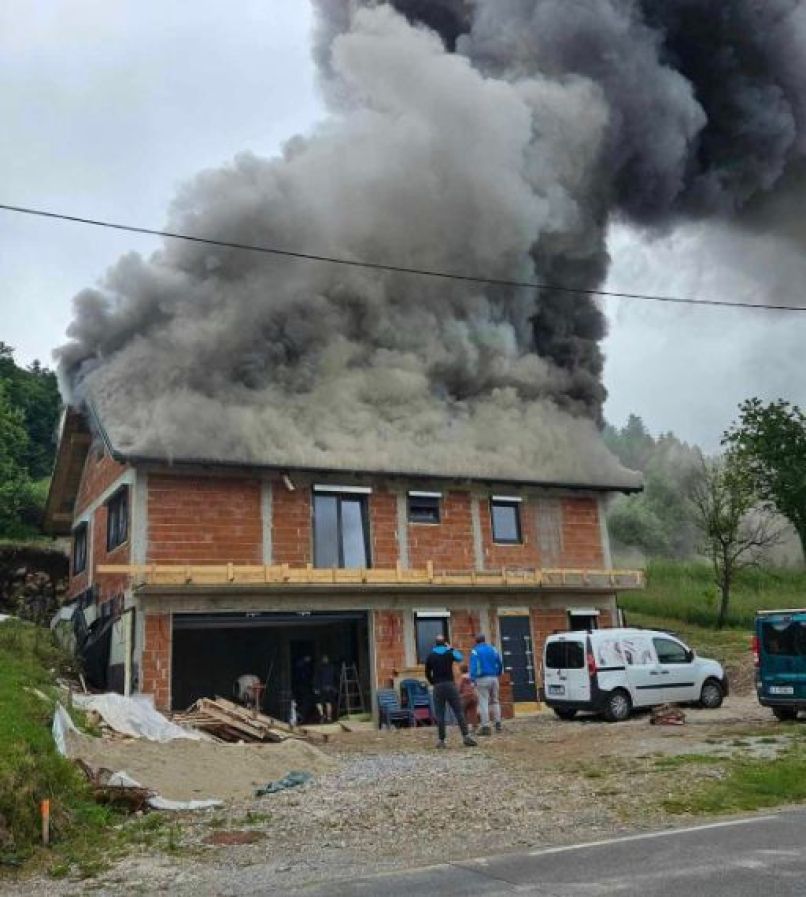 hiša, novogradnja, vrhnika, požar
