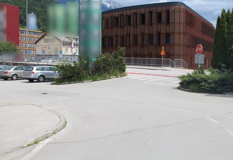 peška, avto, jesenice