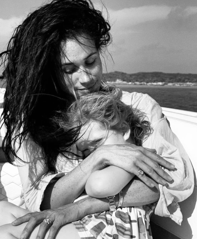 Kot ljubeča mati Archieja in Lilibet Meghan vedno znova poudarja, da je družina na prvem mestu