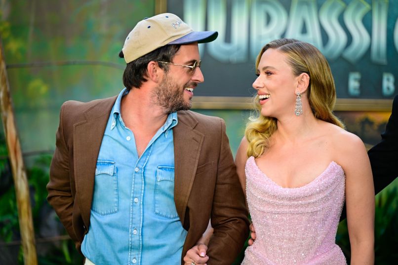 Scarlett Johansson, Jonathan Bailey