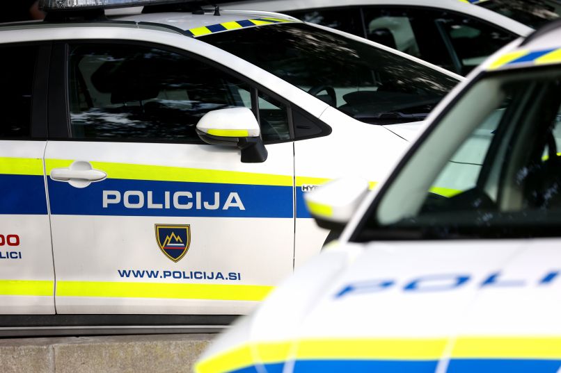 policija policijski avto