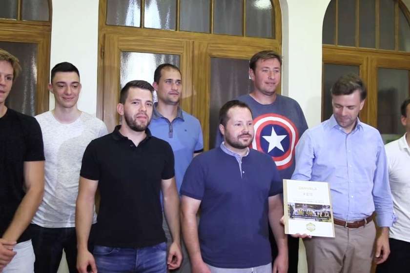 VIDEO: Sprejeli Žoltaste Trote