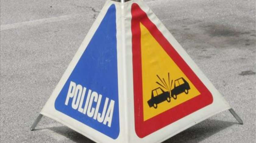 Huda prometna nesreča pri Črnomlju usodna za 36-letnega voznika