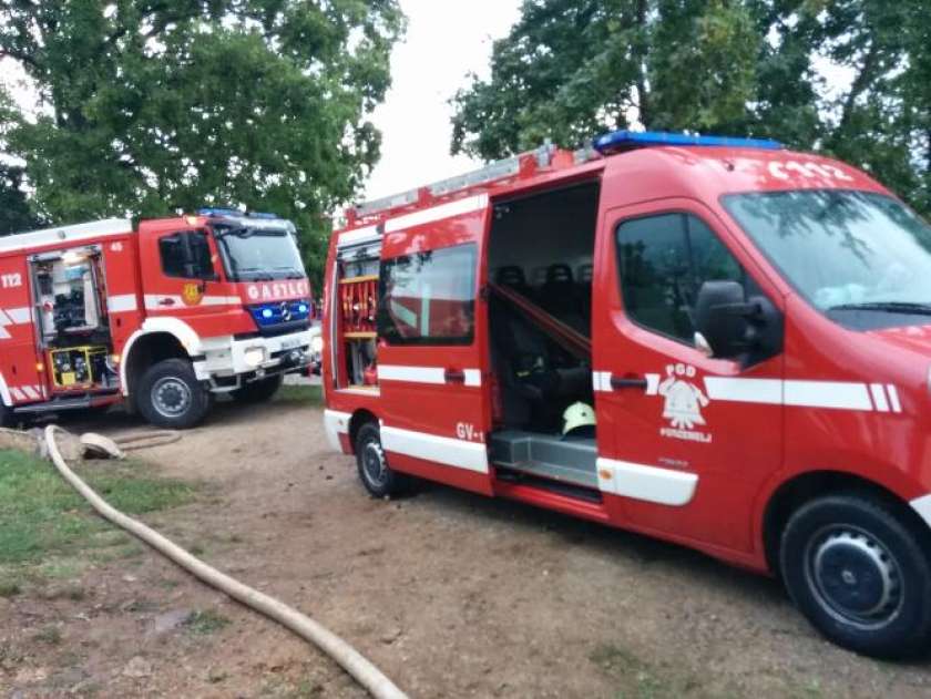 Požara pri Igu in Grosuplju povzročila za več tisoč evrov škode