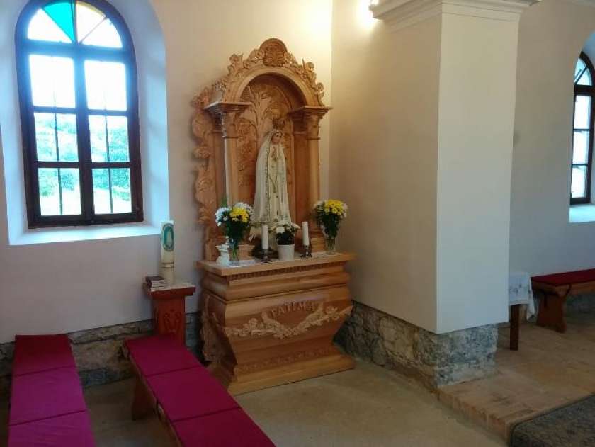 FOTO: Blagoslovili nov oltar