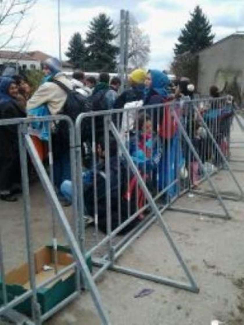 FOTO: V Dobovi danes že 4276 tujcev. Pričakujejo še okoli 1000 migrantov.