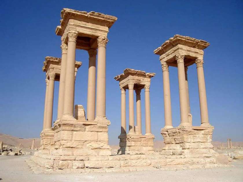 Na območju Palmire našli množično grobišče z žrtvami IS