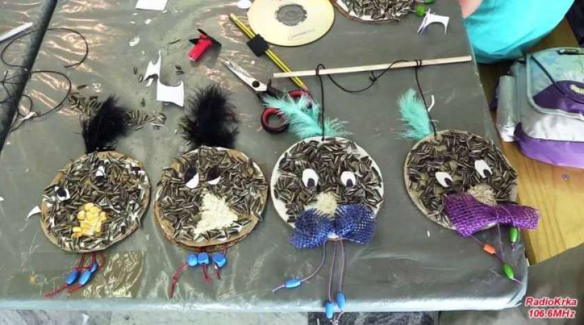 VIDEO: Otroci ustvarjali ptice v vetru