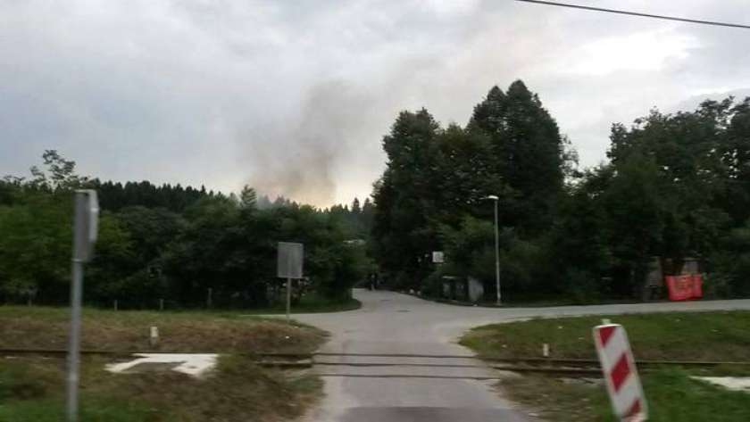 FOTO: Požar v romskem naselju v Šmihelu