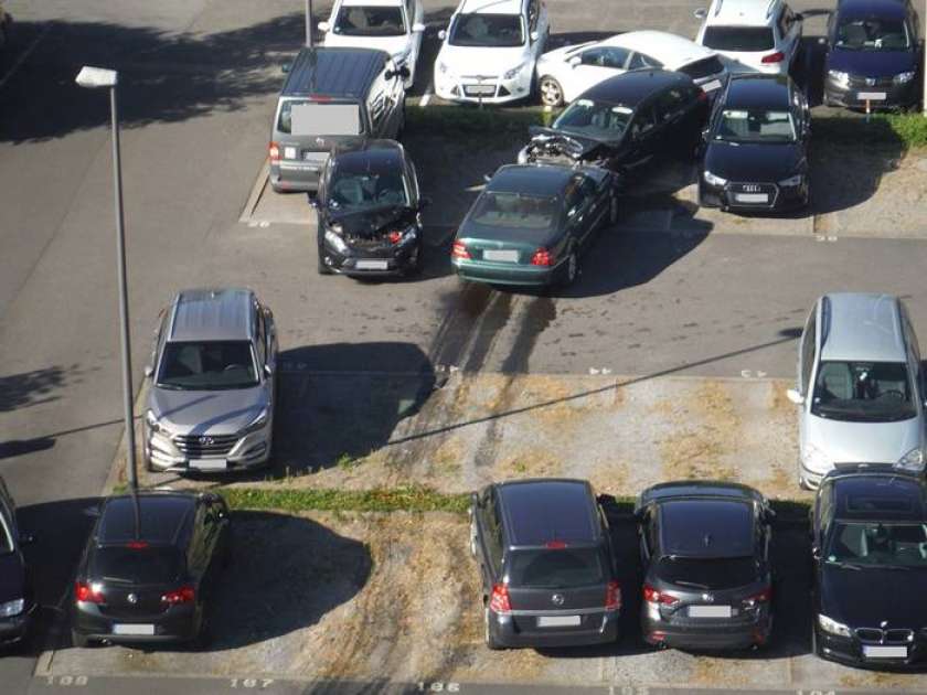 FOTO: Parkiranje, ki je stalo 25.000 evrov