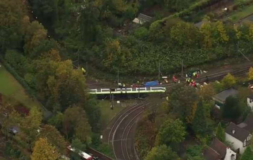 VIDEO: V nesreči tramvaja v Londonu 7 mrtvih in prek 50 poškodovanih 