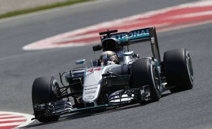 Hamilton za uvod Abu Dabija dvakrat boljši od Rosberga