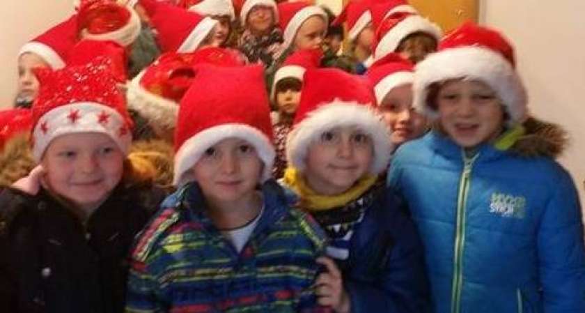 FOTO: Bršljinski otroci na obisku z voščilom