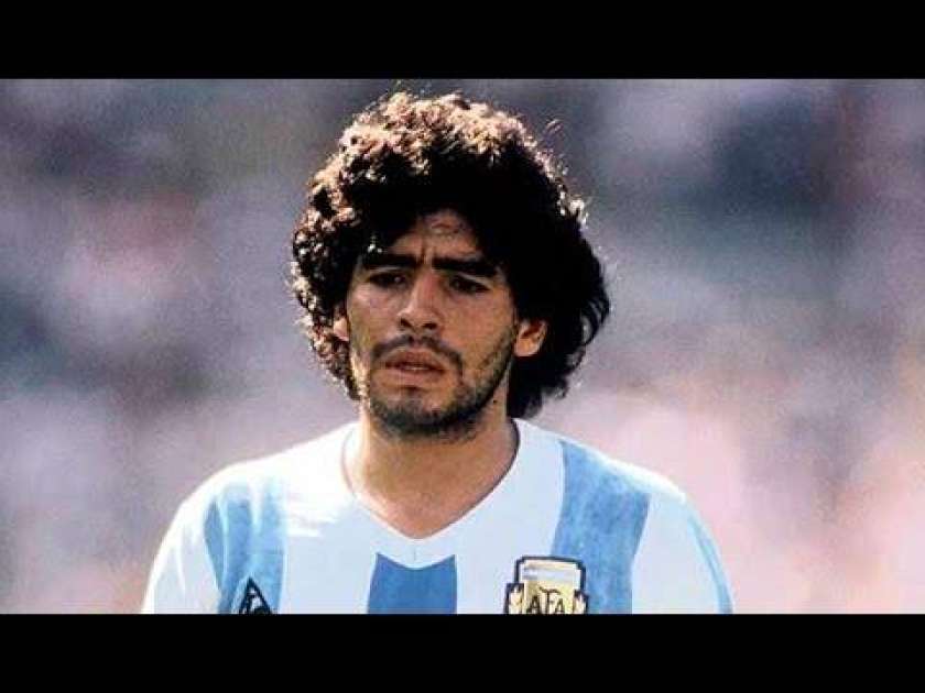 Maradona bo postal ambasador Napolija 