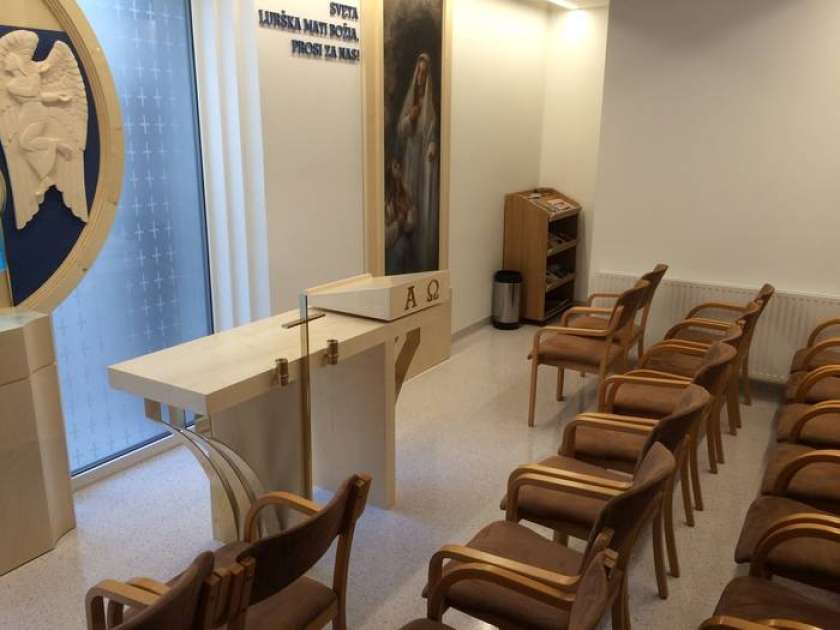 Blagoslov nove kapele v novomeški bolnišnici
