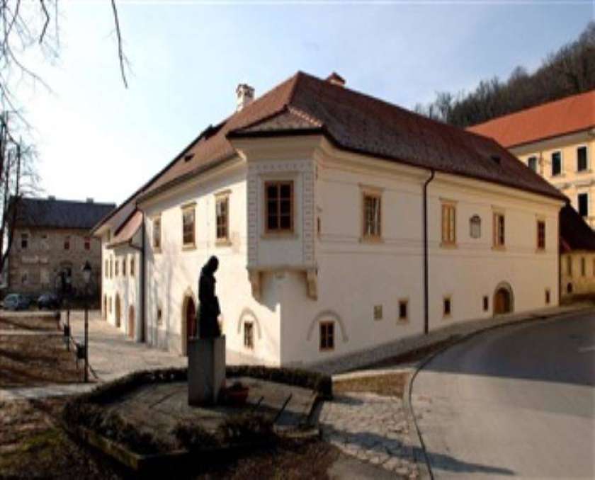 Govorica prostora: strokovno predavanje