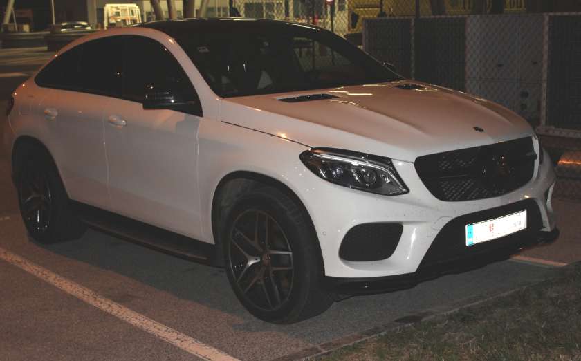 FOTO: Zasegli ukraden Mercedes GLE