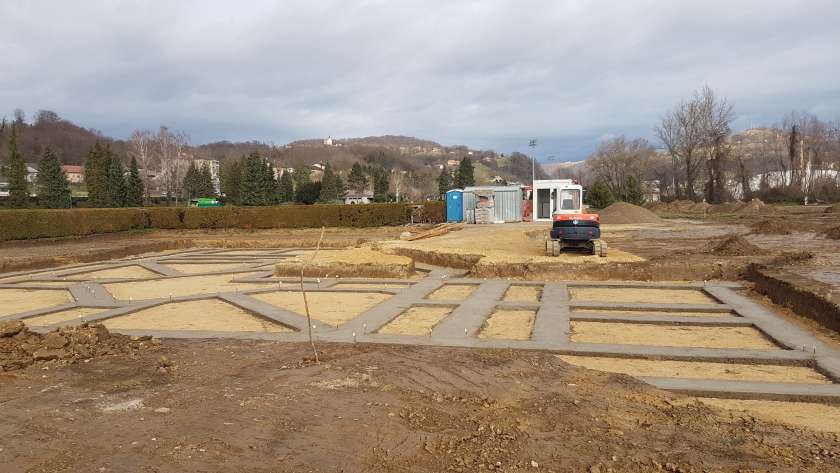 Začeli graditi nov poslovilni objekta na pokopališču v Krškem