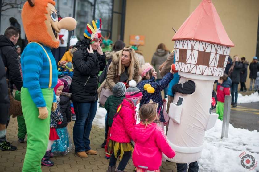 FOTO: Pustna povorka za otroke v Brežicah