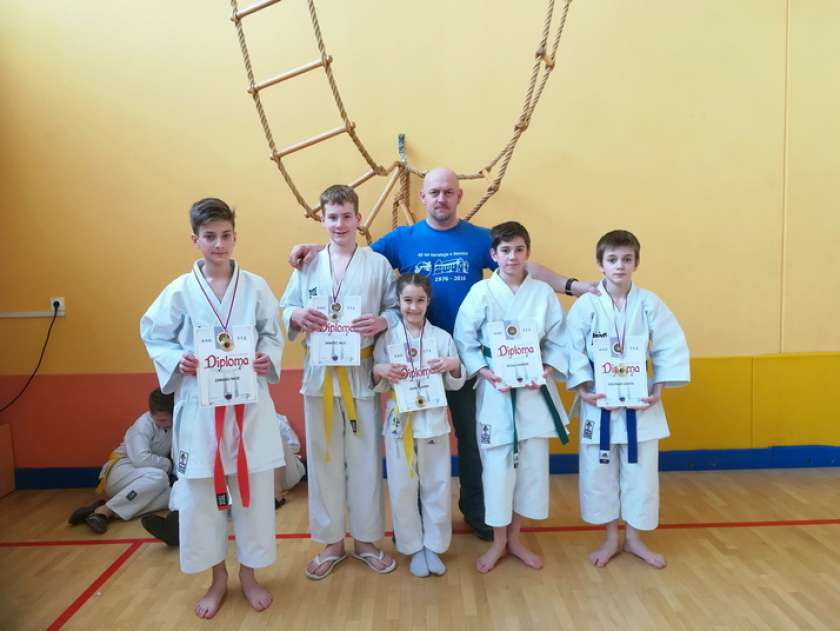 FOTO: Sevniški karateisti s štirimi medaljami