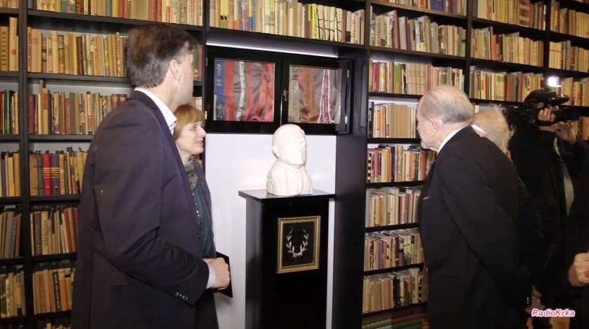 VIDEO: V novomeški knjižnici odprli Cesarjevo knjižnico