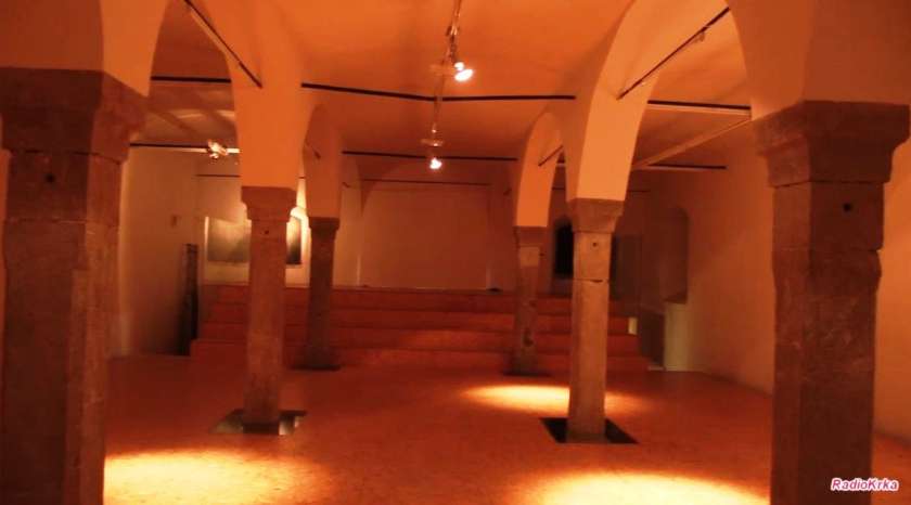 VIDEO: Ambientalno zvočna instalacija Prag v Galeriji Simulaker