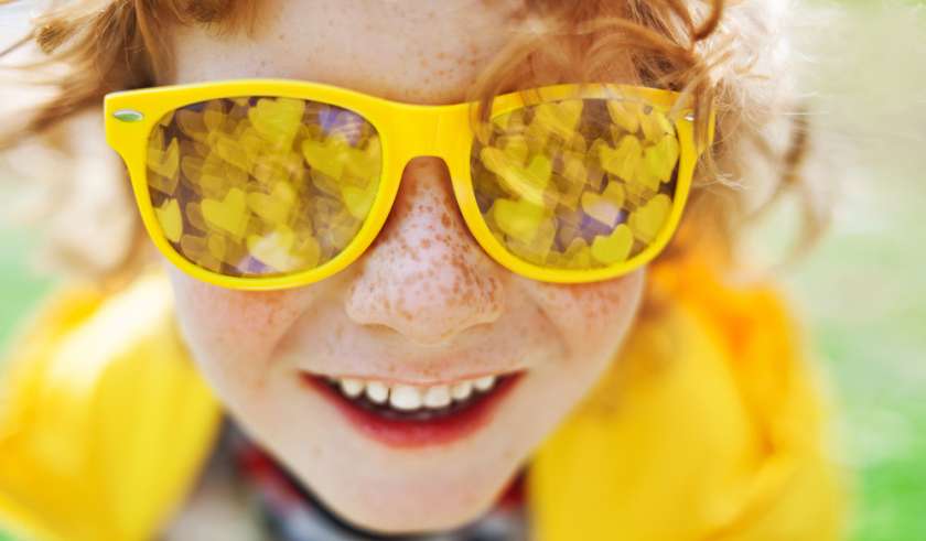 FOTO: Ustrezno nas zaščitijo tudi cenejša sončna očala