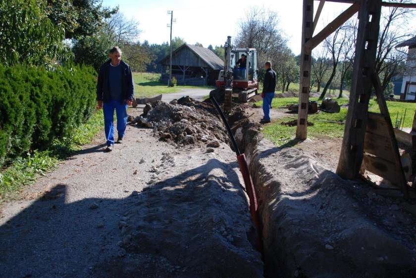 FOTO: Obnova vodovoda na Coklovci