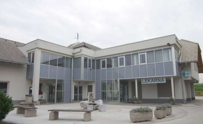 AVDIO&FOTO: Zdravnica v Šmarjeških Toplicah podala odstop